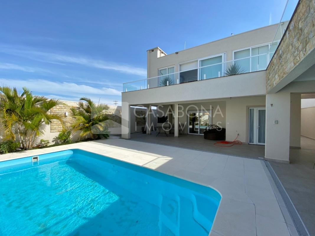 Magnífica Casa em Arroio do Sal: Design Moderno e Conforto Excepcional