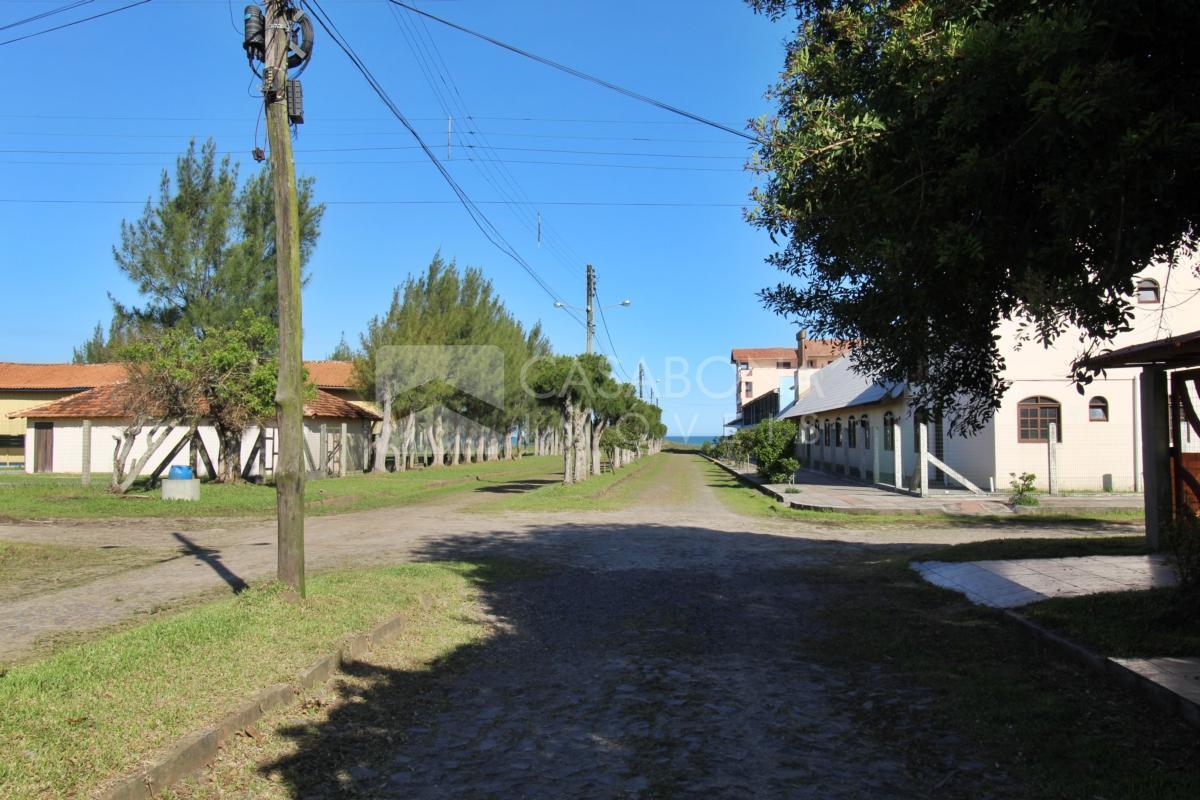 Residência Espaçosa no Balneário São Pedro