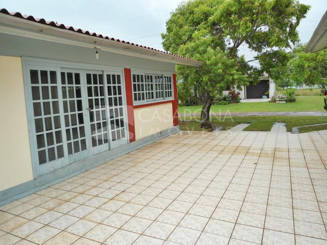 Casa de Esquina Próxima ao Condomínio Arenas Curumim: Tranquilidade e Vista Privilegiada