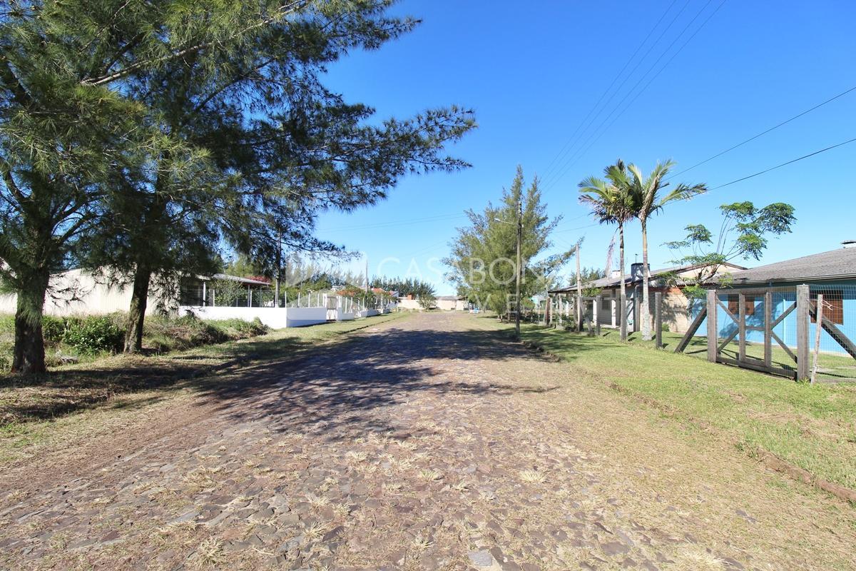 Dois Belos Lotes a 60 Metros da Praia: Ótimo Investimento com Posição Solar Frente Mar