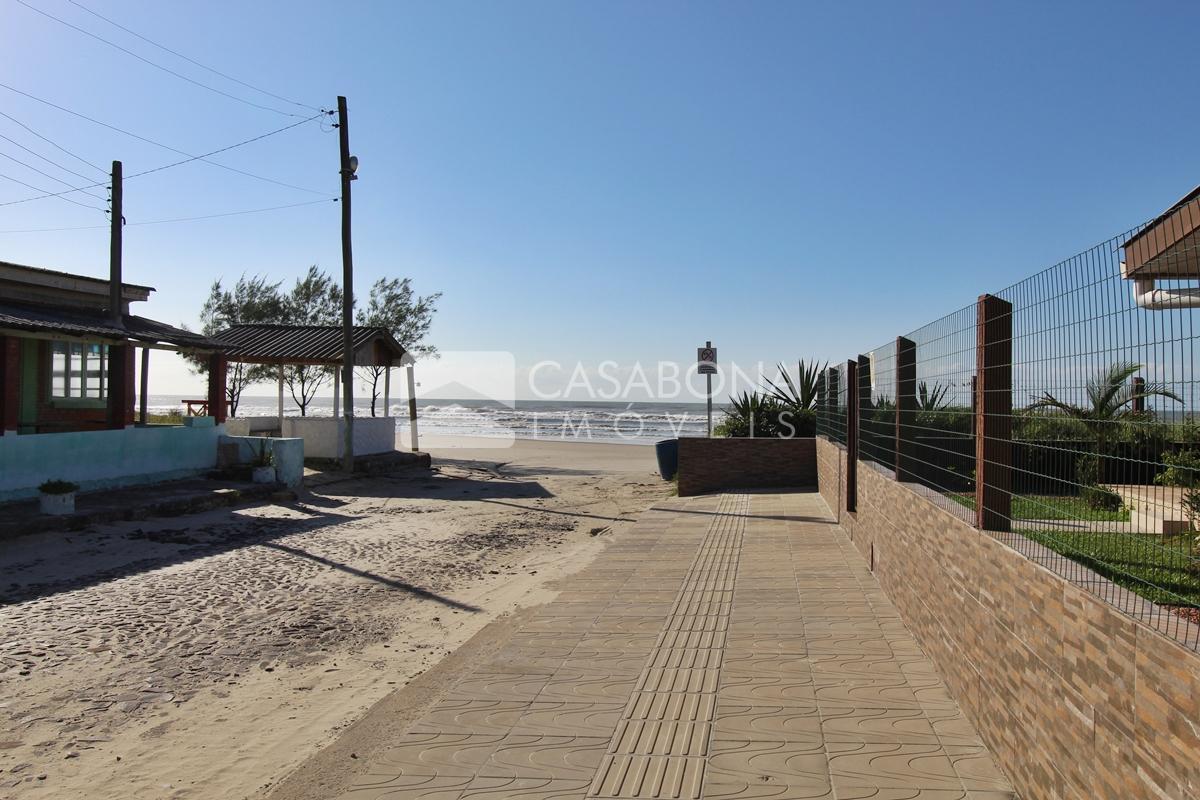 Residência com Localização Privilegiada no Balneário Jardim Olívia