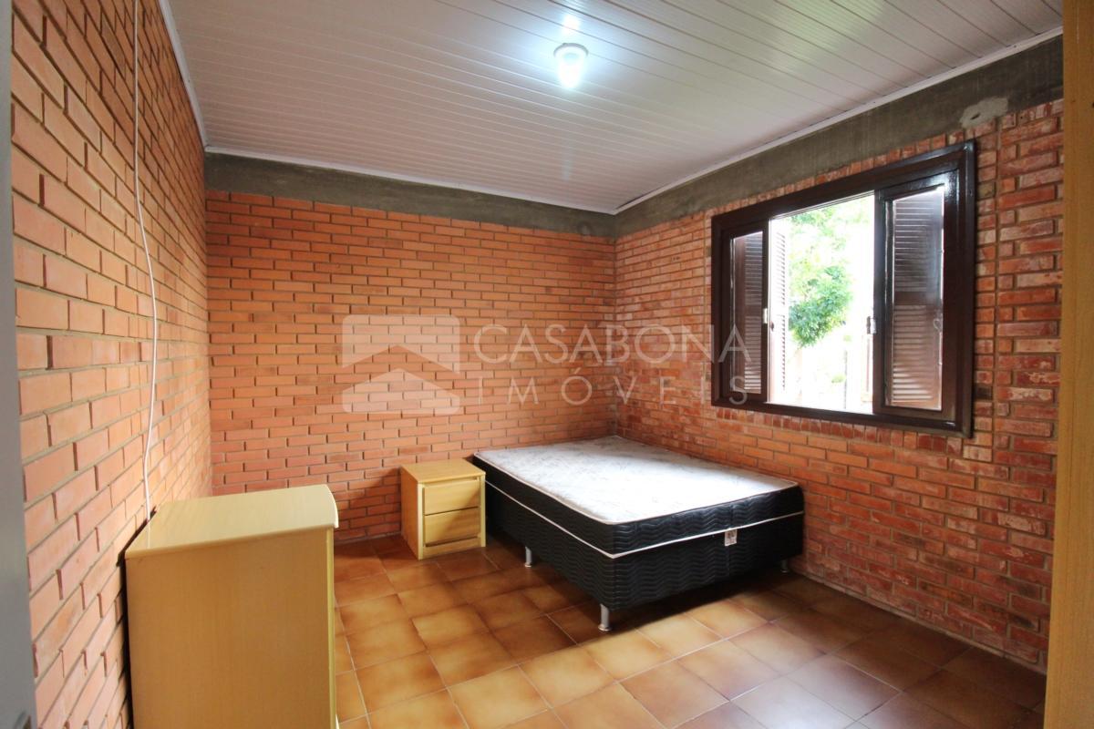 Casa de Esquina em Excelente Localização