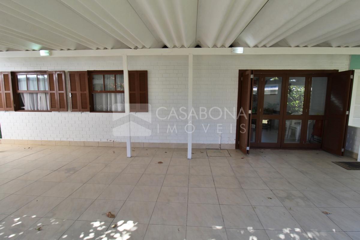 Charmosa Residência a Poucos Passos da Praia