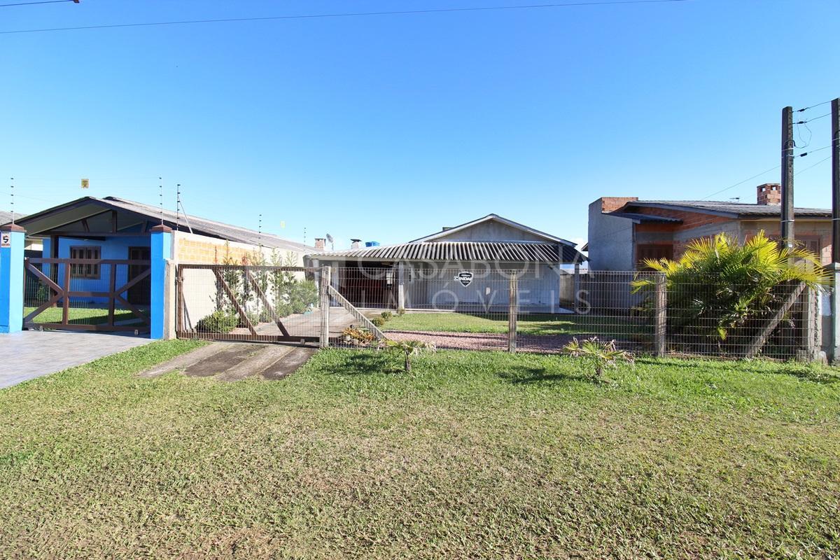 Casa com Piscina Próxima ao Mar: Pronta para Morar ou Veranear