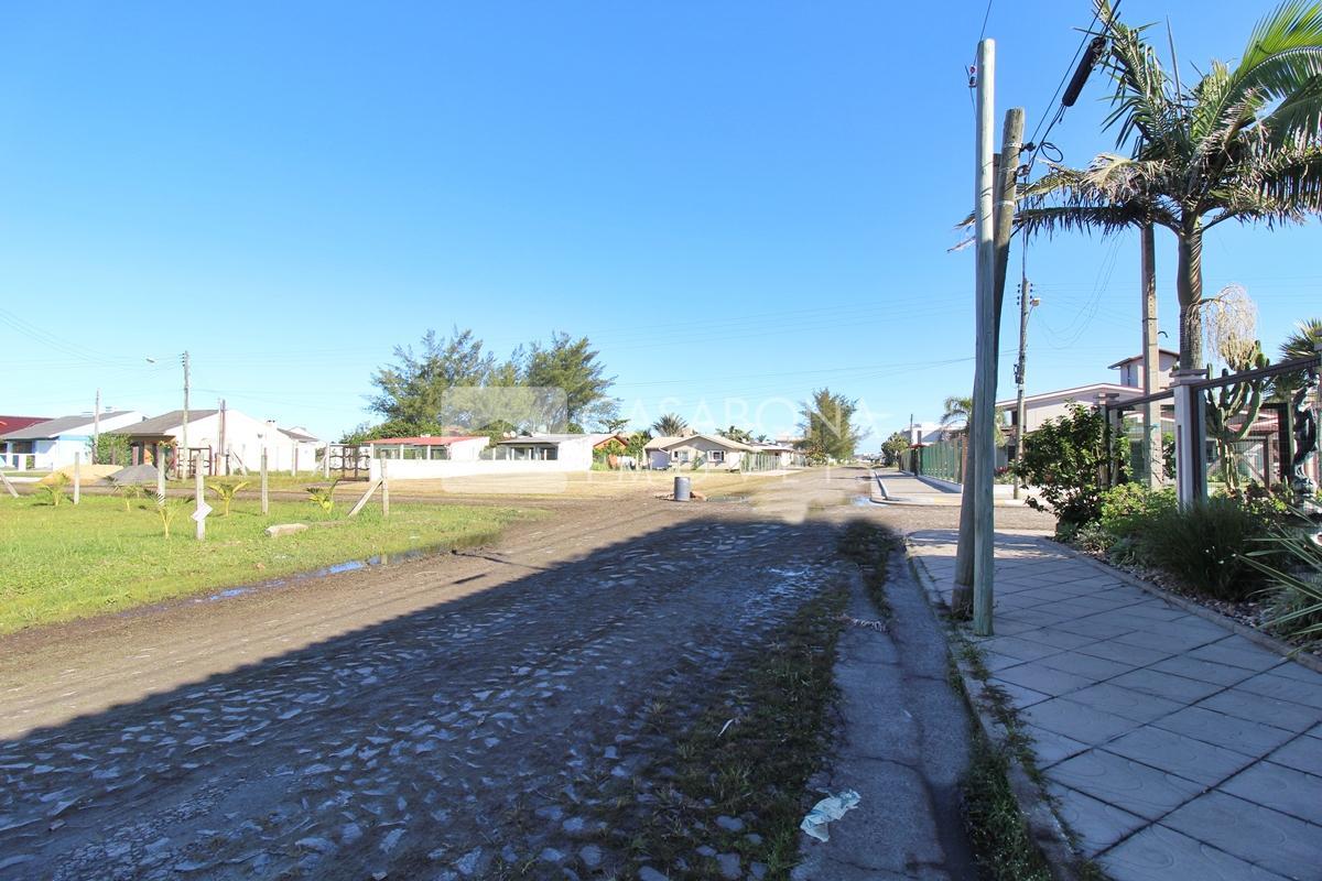 Seja Feliz em Arroio do Sal - Residência Espaçosa Próxima ao Mar