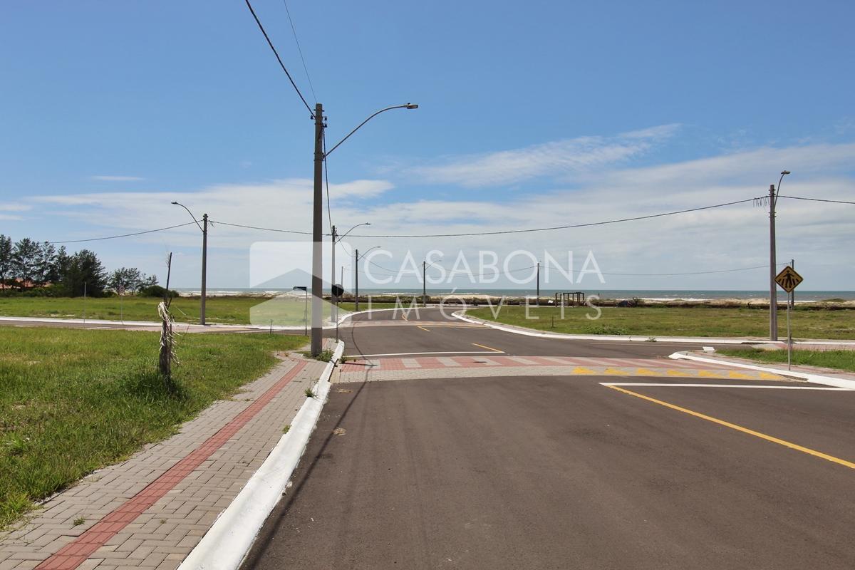 Terreno no Melhor Empreendimento à Beira-Mar: Infraestrutura Completa e Ótima Vista do Mar