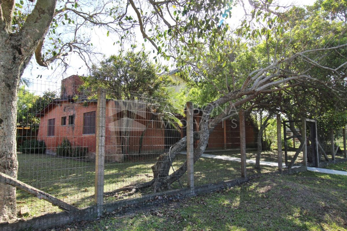 Residência Espaçosa no Balneário São Pedro