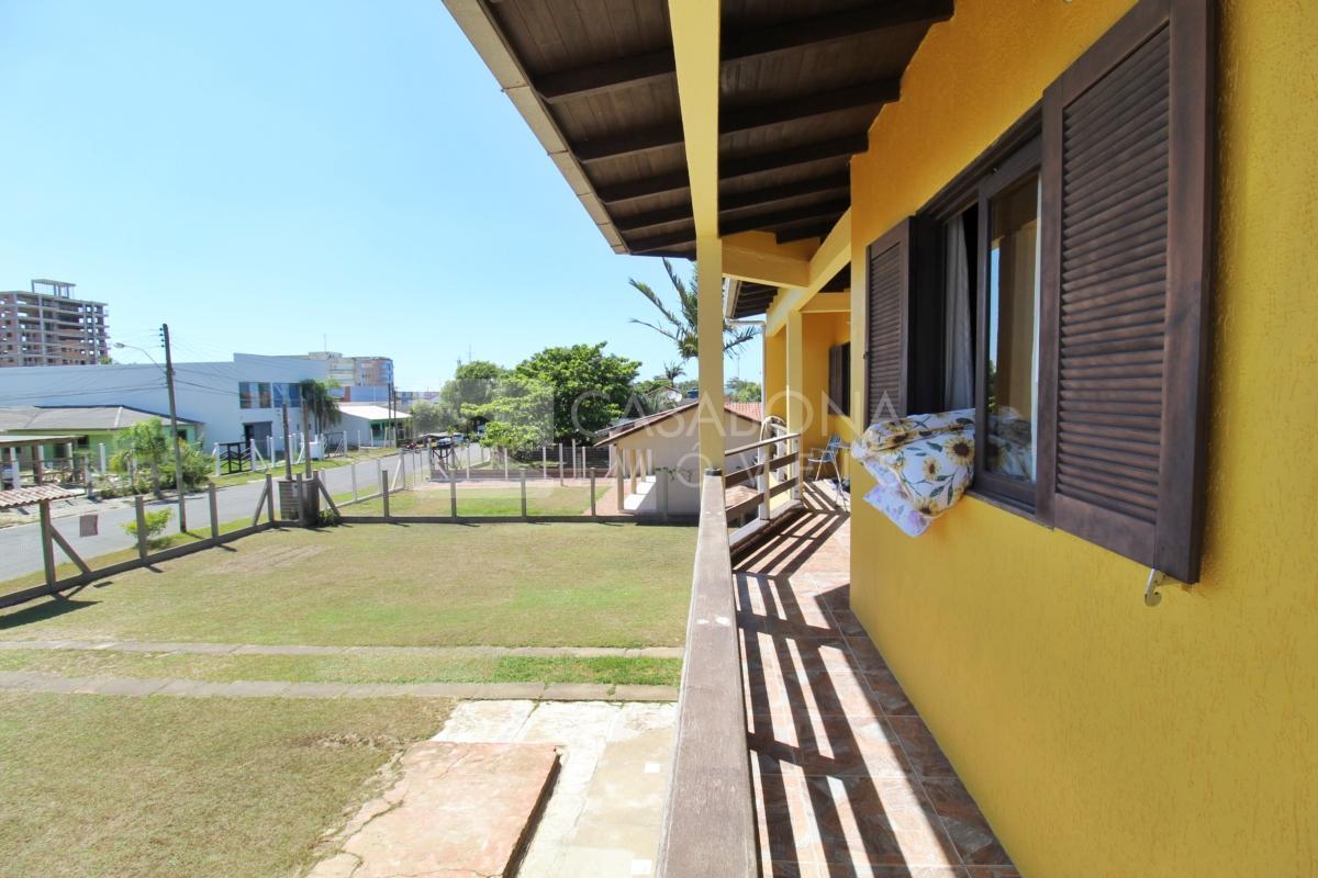 Oportunidade Imperdível: Residência com Terreno Amplo no Balneário Novo Arroio do Sal
