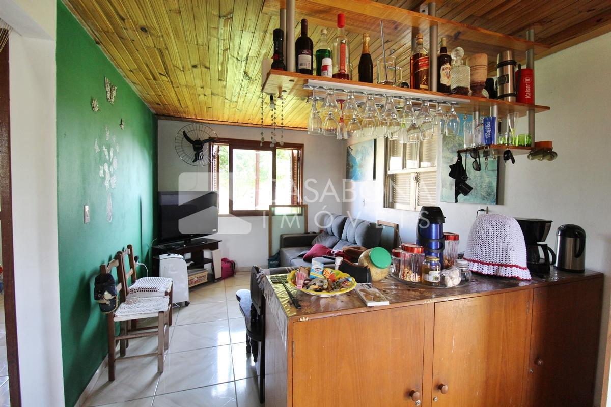 Duas Residências com Piscina em Terrenos Separados