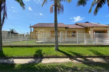 Imagem #3 do imóvel Ótima Casa de Esquina no Centro de Arroio do Sal – Perto do Mar!