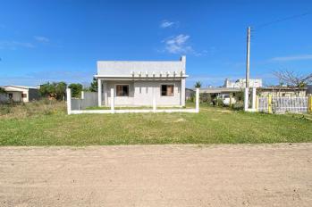 Imagem #2 do imóvel Casa Aconchegante em Arroio do Sal: Conforto e Localização Ideal