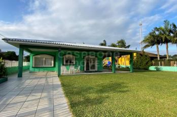 Imagem #2 do imóvel Casa à Venda em Torres - Bairro Paraíso: Conforto e Lazer a 500 Metros do Mar