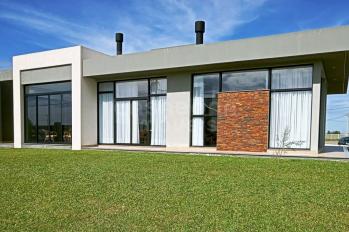 Imagem #1 do imóvel Casa de Alto Padrão no Condomínio Fechado Terrasul – Capão da Canoa