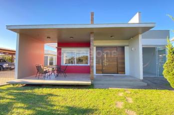 Imagem #3 do imóvel Casa Aconchegante com Piscina a Poucos Passos da Praia