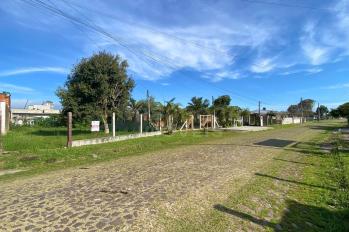 Imagem #3 do imóvel Terreno amplo no bairro Malinsky – localização privilegiada e próximo ao mar