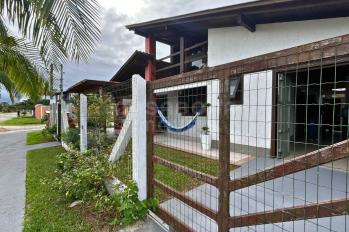 Imagem #3 do imóvel Casa de Esquina Mobiliada no Centro de Arroio do Sal – A 490m da Praia