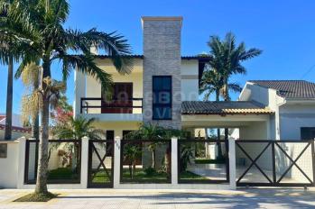 Imagem #1 do imóvel Casa Imponente com Piscina e Espaço Gourmet em Torres