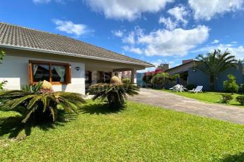 Imagem #1 do imóvel Casa à Venda com 2 terrenos no Jardim Olívia – Arroio do Sal