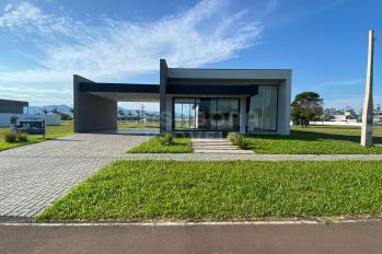 Imagem #2 do imóvel Casa nova de alto padrão em condomínio fechado com estrutura completa!