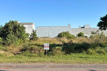 Imagem #1 do imóvel Amplo Terreno de 450m² na Lagoa da Camboim – Próximo ao Mar e ao Centro