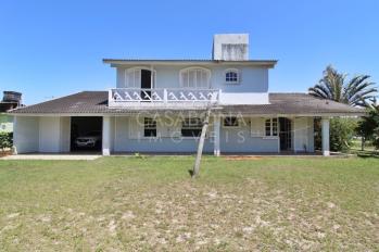 Imagem #3 do imóvel Encantadora Residência em 4 Lotes no Balneário Figueirinha