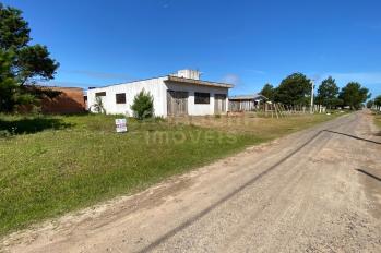 Imagem #3 do imóvel Terreno 10 x 30 no Balneário Figueirinha – Amplo, Bem Localizado e Pronto para Construir