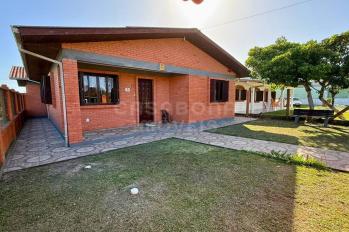 Imagem #1 do imóvel Casa de Esquina em Areias Brancas – Amplitude, Conforto e Localização Privilegiada