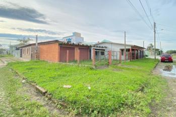 Imagem #1 do imóvel Oportunidade de Investimento em Arroio do Sal: Duplex para Renovação em Areias Brancas