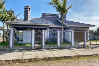 Imagem #1 do imóvel Encantadora Residência em Bairro Residencial no Balneário Vista Alegre