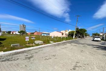 Imagem #2 do imóvel Terreno 12 x 25 no Balneário Figueirinha – Espaço e Potencial para Construir com Tranquilidade