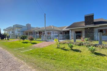 Imagem #3 do imóvel Casa à Venda em Arroio do Sal - Bairro São Pedro, Próxima à Praia