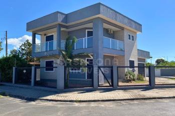 Imagem #1 do imóvel Espaçosa Casa de Esquina em Arroio do Sal - 800m do Mar