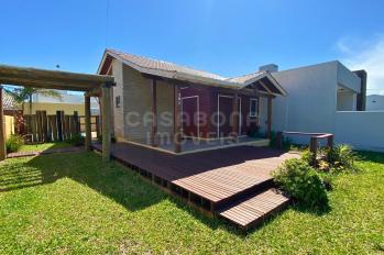 Imagem #1 do imóvel Casa com piscina a apenas 100 metros da praia em Arroio do Sal!