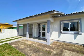 Imagem #1 do imóvel Casa com piscina a 100m do mar no Balneário Figueirinha