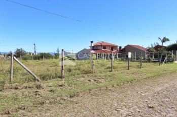 Imagem #3 do imóvel Dois Belos Lotes a 60 Metros da Praia: Ótimo Investimento com Posição Solar Frente Mar