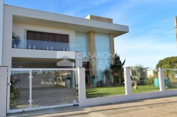 Imagem #3 do imóvel Casa de Alto Padrão com Piscina e Design Sofisticado em Arroio do Sal